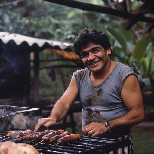 Imagina a Diego Maradona en su faceta más emblemática: como el rey del asado argentino. Visualízalo junto a una parrilla, dominando las brasas con maestría, mientras a su alrededor se despliega un escenario lleno de elementos icónicos de la cultura argentina.Maradona y la Parrilla: Retrata a Maradona en el centro de la escena, con su característica personalidad y carisma, manejando la parrilla con confianza y destreza. Captura su expresión de satisfacción y orgullo mientras supervisa la cocción de la carne.El Termotanque: Sitúa un termotanque cerca de la parrilla, simbolizando la importancia del agua caliente para el lavado de manos y utensilios durante el proceso de preparación del asado. Añade detalles que lo identifiquen claramente como un elemento típico de la cocina argentina.El Ford Falcon: En el fondo de la escena, coloca un Ford Falcon clásico, un automóvil emblemático en la historia automotriz argentina y parte de la cultura popular del país. Integra el vehículo de manera que añada un toque de nostalgia y autenticidad al ambiente.Elementos Gastronómicos: Añade detalles de los ingredientes y utensilios típicos de un asado argentino, como chorizos, morcillas, achuras, chimichurri y pan casero. Evoca los aromas y sabores que caracterizan esta tradición culinaria tan arraigada en la cultura del país.Ambiente y Emoción: Transmite la atmósfera de camaradería y alegría que suele acompañar a un asado argentino, con amigos y familiares reunidos alrededor de la mesa, compartiendo risas, anécdotas y buenos momentos.Tu objetivo es crear una composición visual que celebre la pasión de Maradona por el asado y que evoque la calidez y la autenticidad de la cultura argentina. Utiliza tu creatividad para capturar la esencia de este momento icónico y plasmarlo en una imagen [...]
